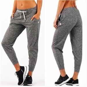 Vuori Performance Joggers in Gray Heather